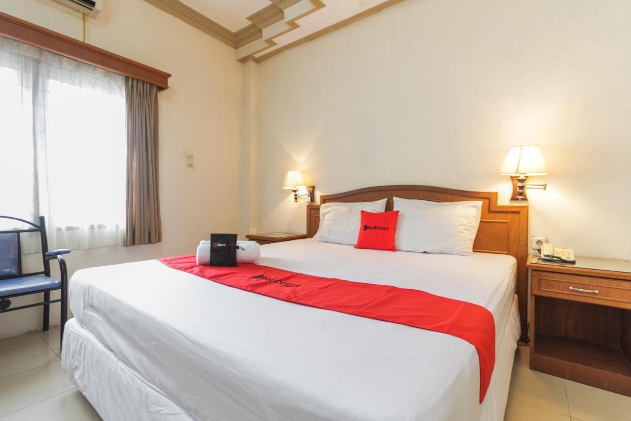 Reddoorz Plus Near Taman Siring Бенуааняр Екстериор снимка