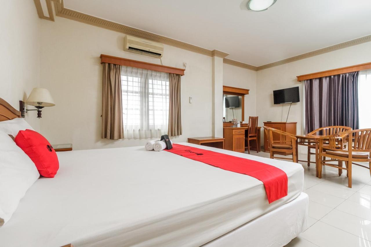 Reddoorz Plus Near Taman Siring Бенуааняр Екстериор снимка