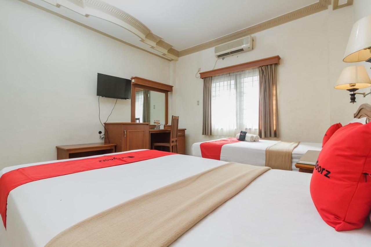 Reddoorz Plus Near Taman Siring Бенуааняр Екстериор снимка