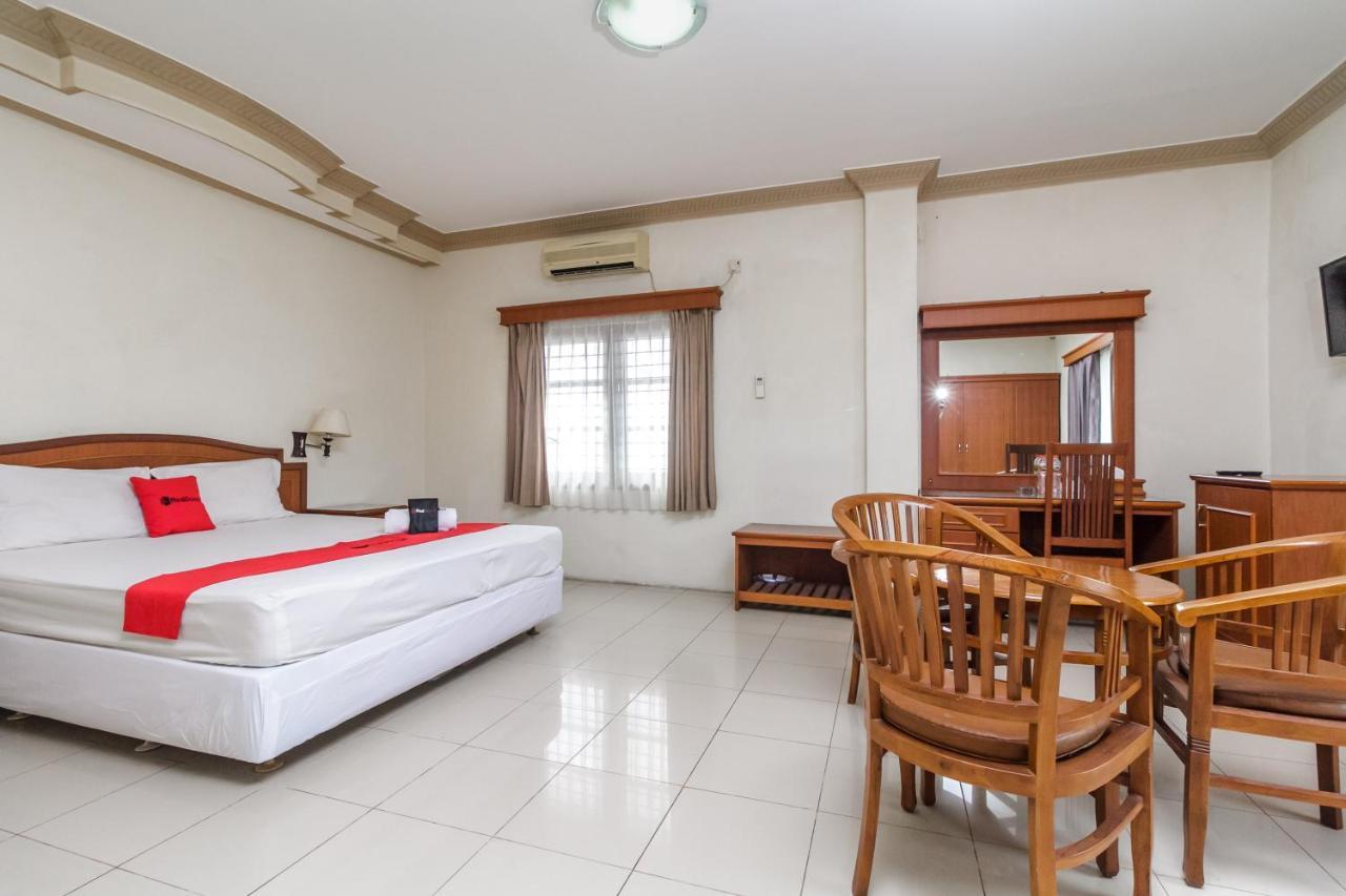 Reddoorz Plus Near Taman Siring Бенуааняр Екстериор снимка